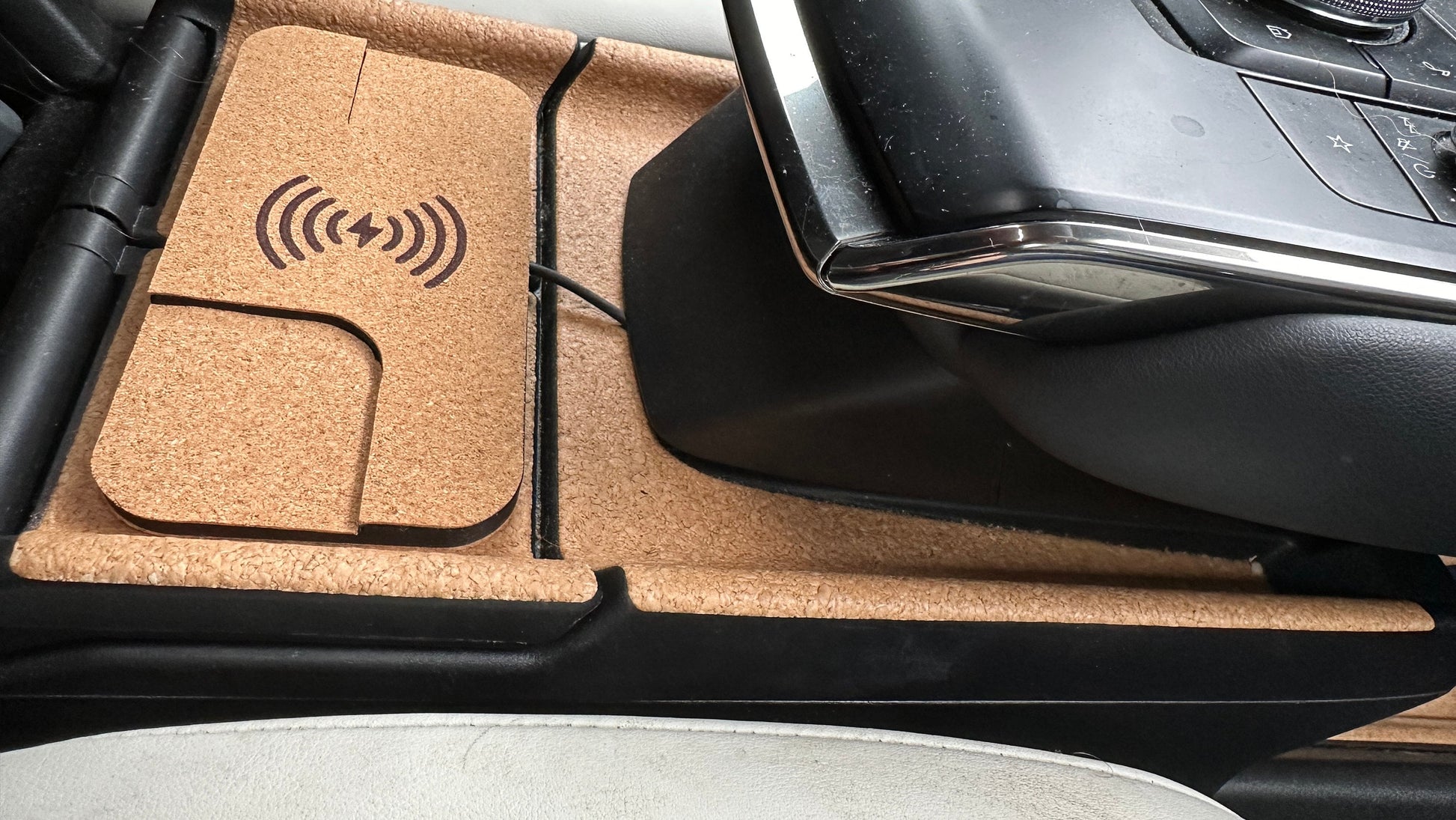 Mazda MX30 design wireless phone charger 15W